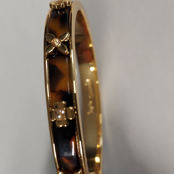 Kate Spade New York Breeze Along Hinged Bangle Bracelet - Picture 6 of 9